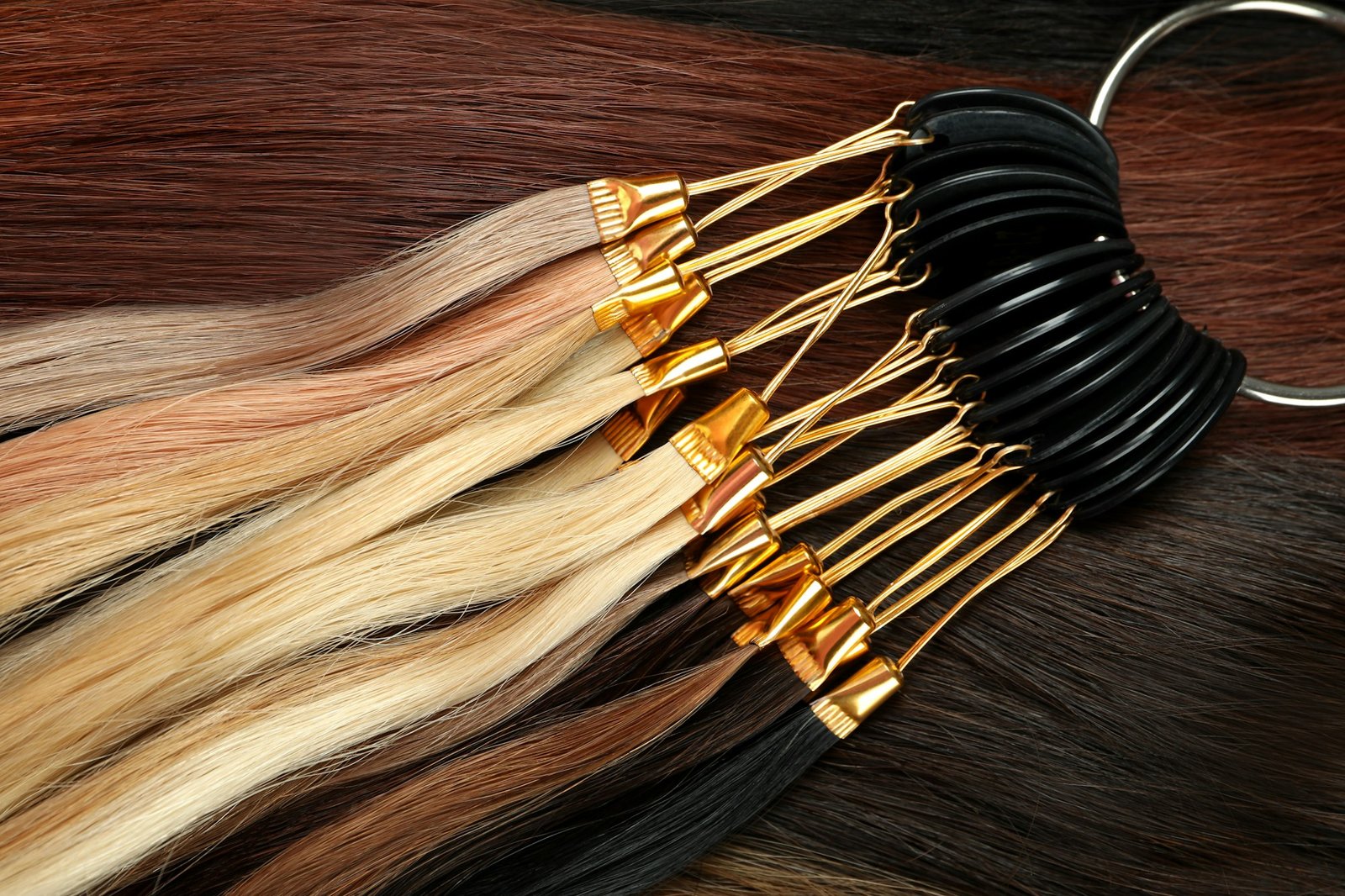 Your Micro Link Hair Extensions Guide + Exclusive Promo Different samples of female hair, close up